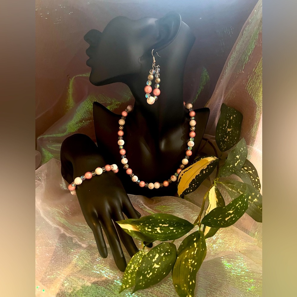 One of a Kind Princess Collection Never Worn Glass Beads & Pearls Necklace Set